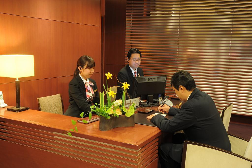 Hotel Yokohama Garden Экстерьер фото