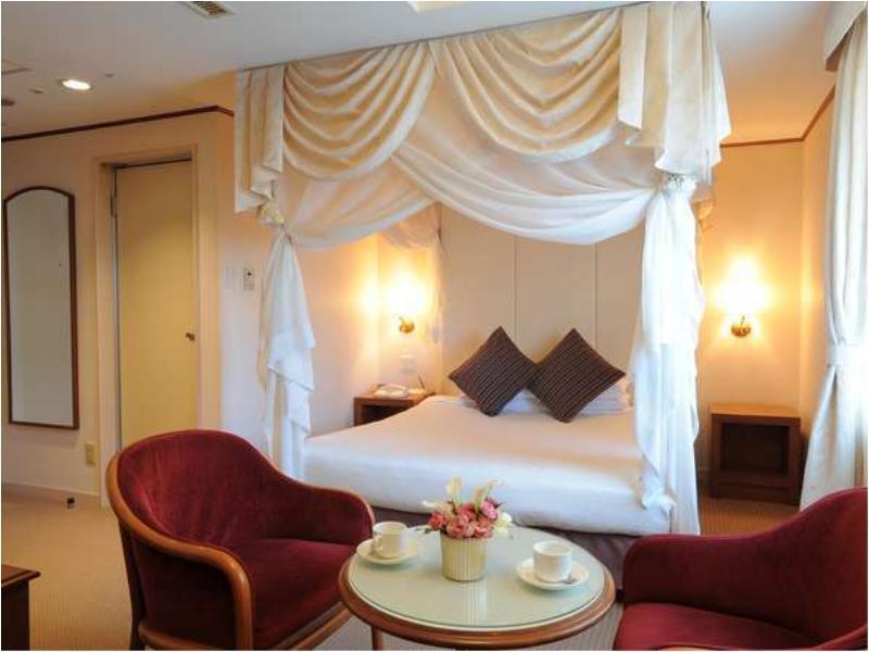 Hotel Yokohama Garden Экстерьер фото